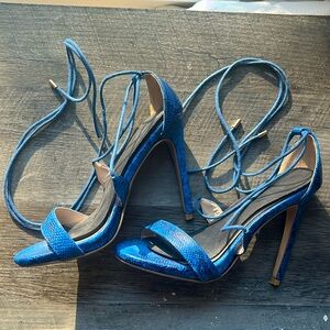 Blue snakeskin style tie up the leg heels 5inch heel size 7